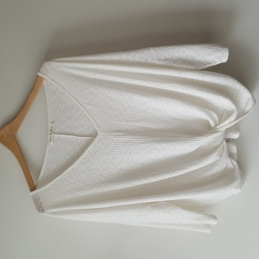 Vine & Love Hi-lo gathered rib white top